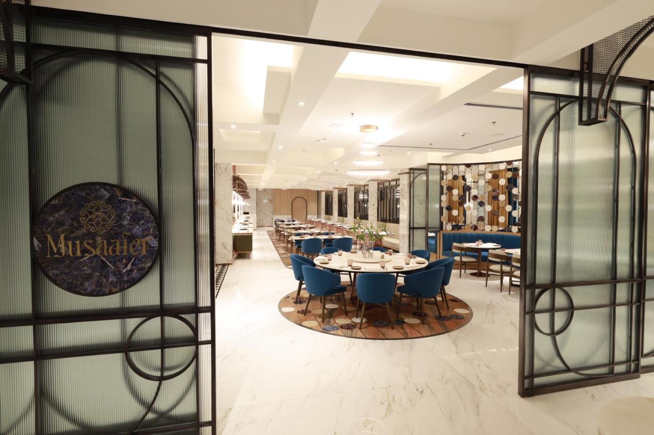 Radisson Mumbai Goregaon Bagian luar foto
