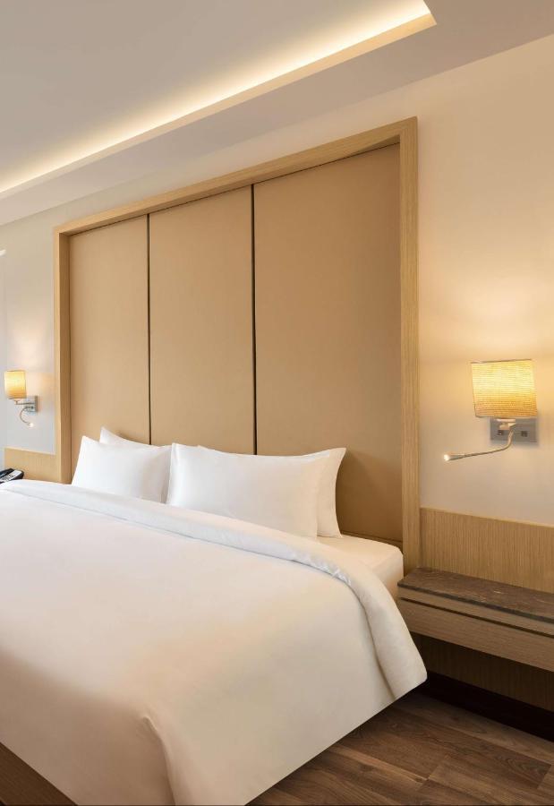 Radisson Mumbai Goregaon Bagian luar foto